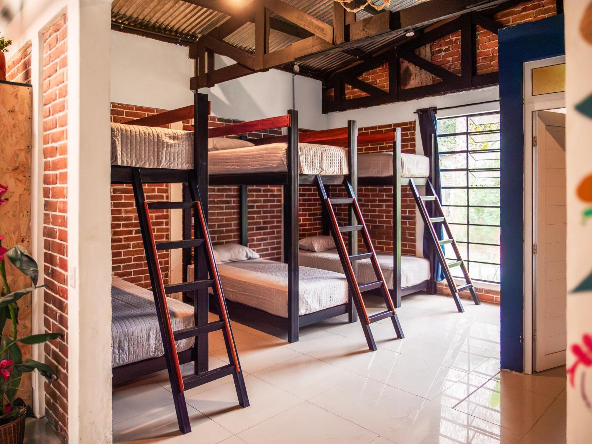 Hotel Casa Amaranto *